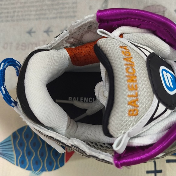 Balenciaga Color-Blocked Chunky Sneakers - Picture 5 of 8